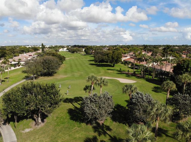 3056 Deer Creek Lake Shore Drive 3056, Deerfield Beach, FL 33442