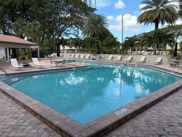 3056 Deer Creek Lake Shore Drive 3056, Deerfield Beach, FL 33442