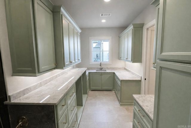 115 Bear Den Court, Little Rock, AR 72223