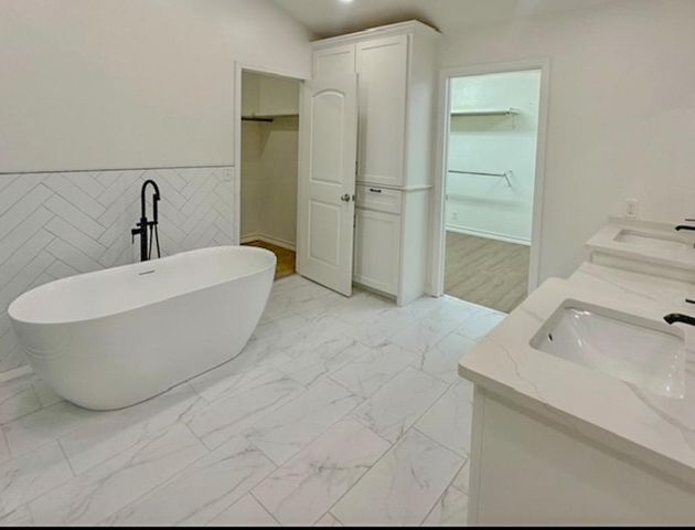 1670 W US Highway 70, Plainview, TX 79072