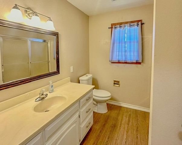 1670 W US Highway 70, Plainview, TX 79072