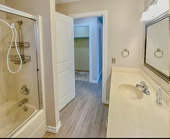 1670 W US Highway 70, Plainview, TX 79072