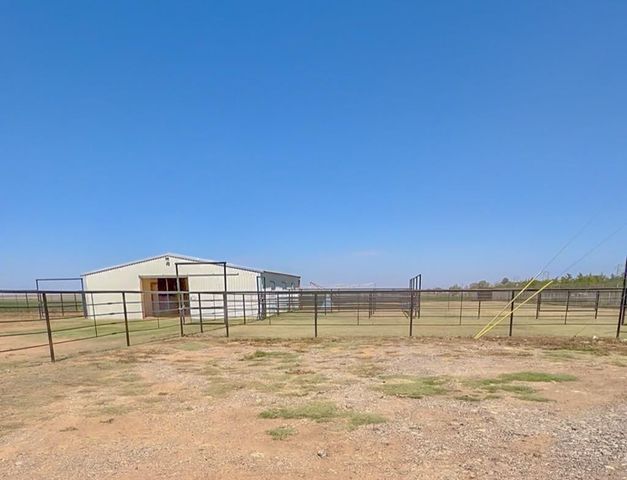 1670 W US Highway 70, Plainview, TX 79072