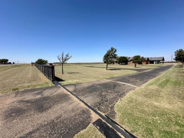 1670 W US Highway 70, Plainview, TX 79072