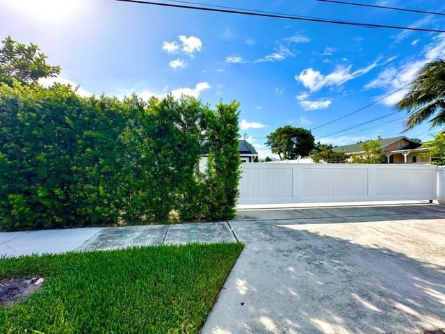 2135 Dock Street, West Palm Beach, FL 33401