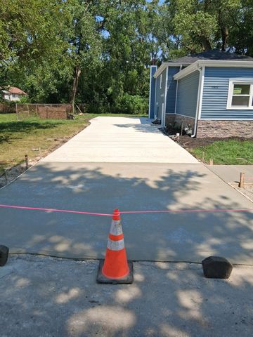 13621 S Homan Avenue, Robbins, IL 60472