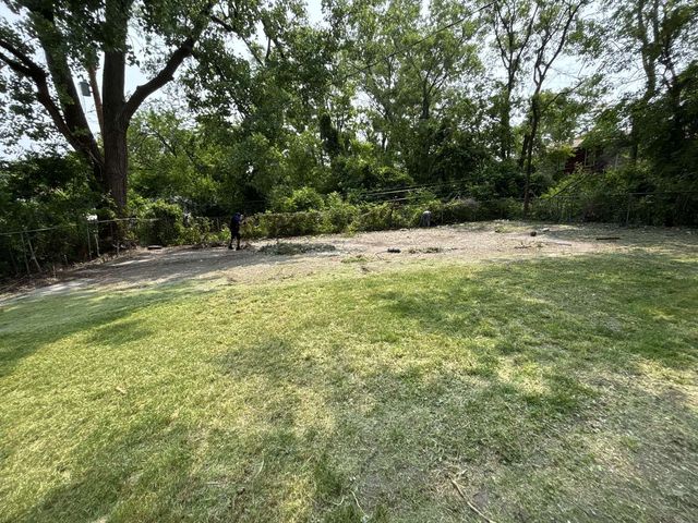 13621 S Homan Avenue, Robbins, IL 60472