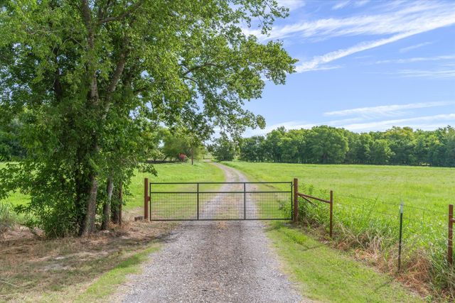 567 Poetry Road, Royse City, TX 75189