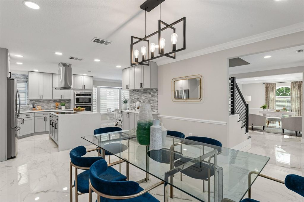 Image 11 of property listing at 109 E 12TH AVENUE, Windermere, FL 34786