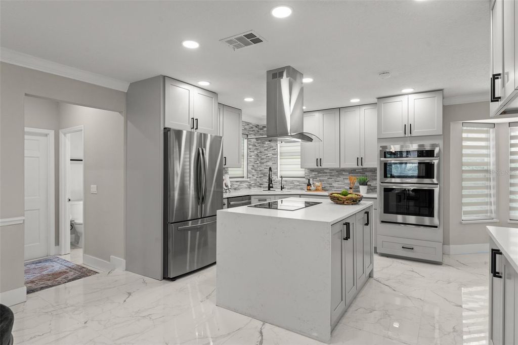 Image 13 of property listing at 109 E 12TH AVENUE, Windermere, FL 34786