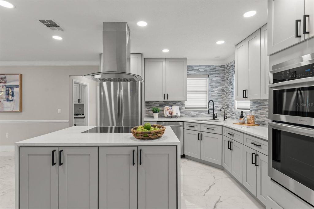 Image 15 of property listing at 109 E 12TH AVENUE, Windermere, FL 34786