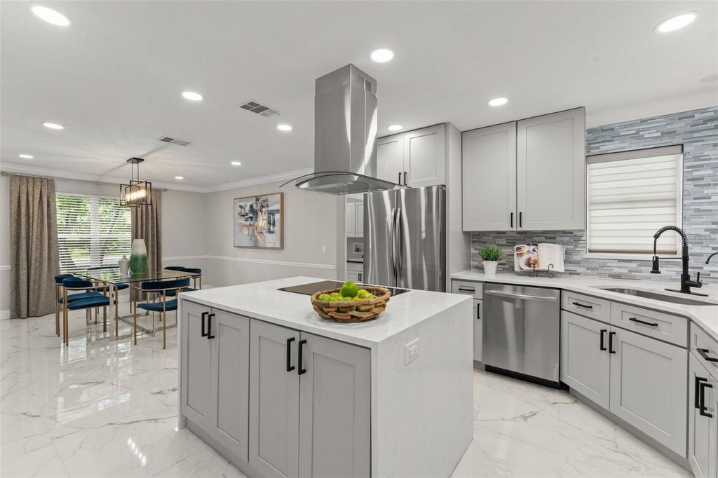 Image 16 of property listing at 109 E 12TH AVENUE, Windermere, FL 34786