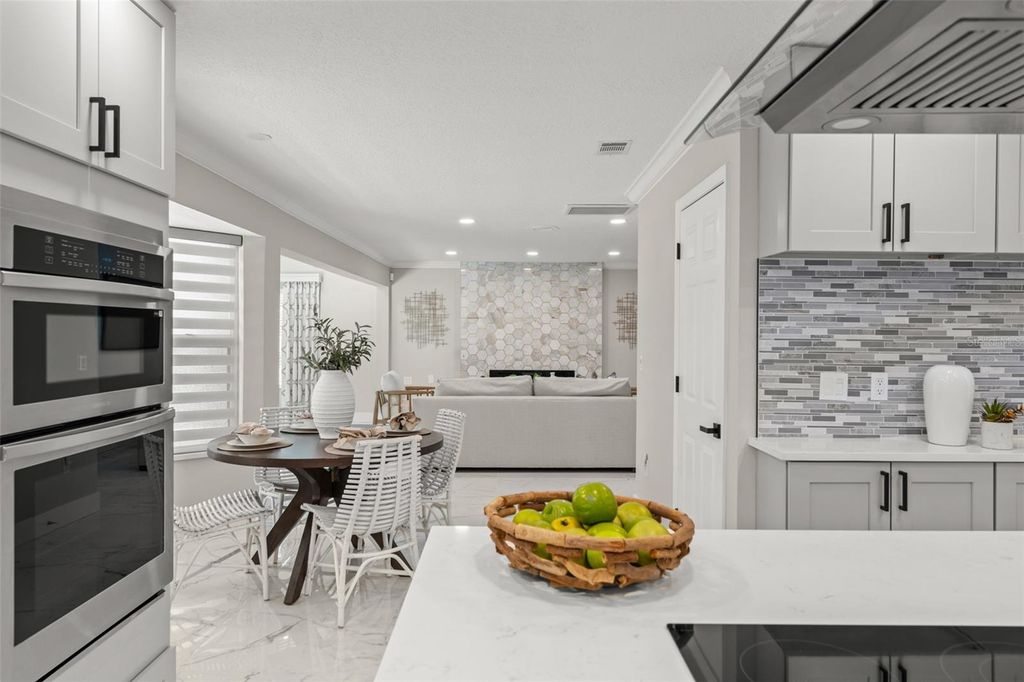 Image 18 of property listing at 109 E 12TH AVENUE, Windermere, FL 34786