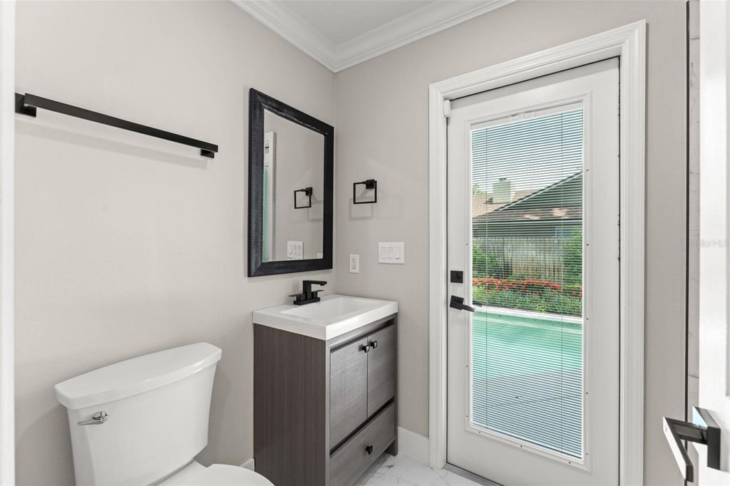 Image 23 of property listing at 109 E 12TH AVENUE, Windermere, FL 34786