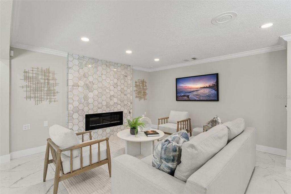 Image 28 of property listing at 109 E 12TH AVENUE, Windermere, FL 34786