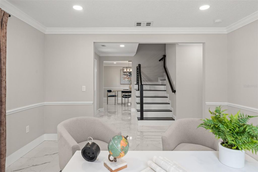 Image 5 of property listing at 109 E 12TH AVENUE, Windermere, FL 34786