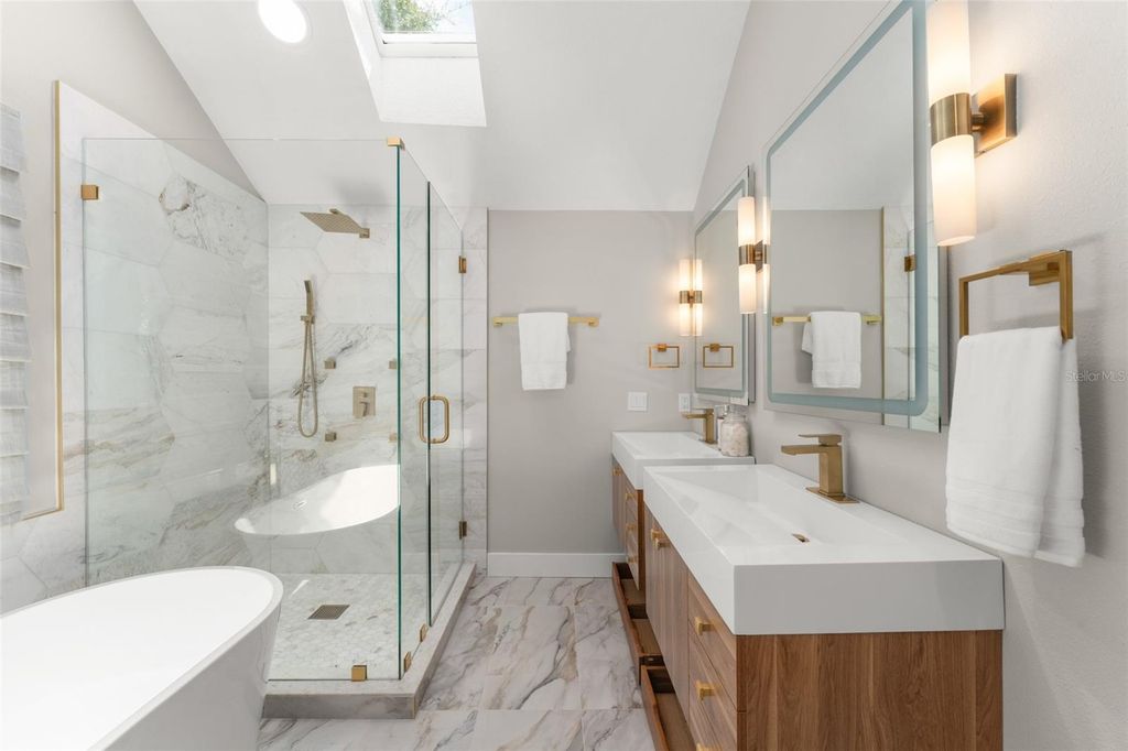 Image 43 of property listing at 109 E 12TH AVENUE, Windermere, FL 34786