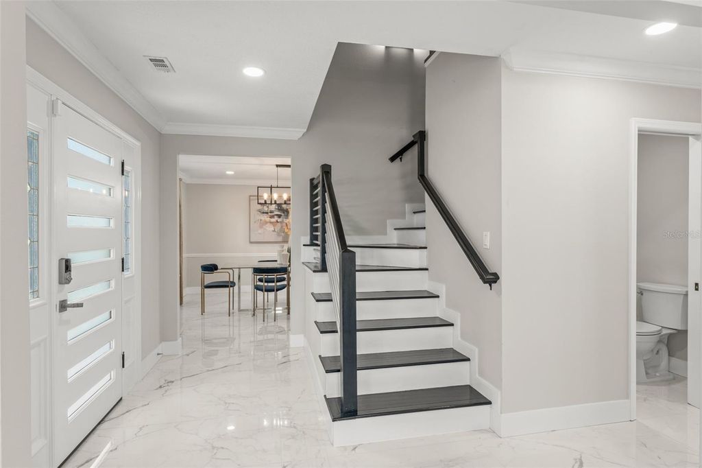 Image 6 of property listing at 109 E 12TH AVENUE, Windermere, FL 34786