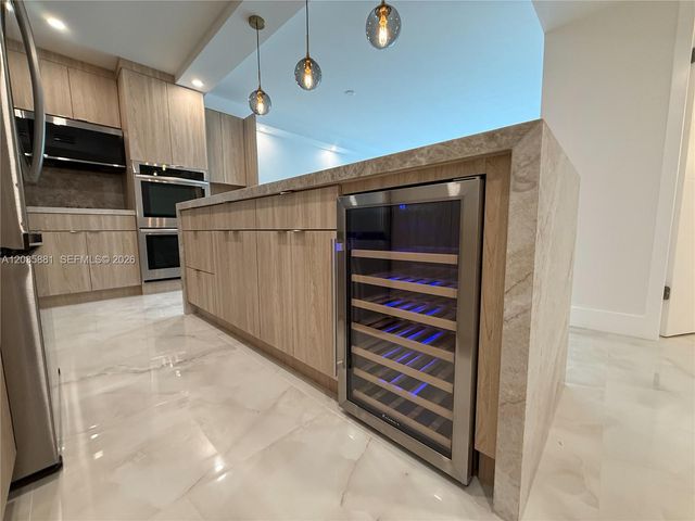 19390 Collins Ave 224, Sunny Isles Beach, FL 33160