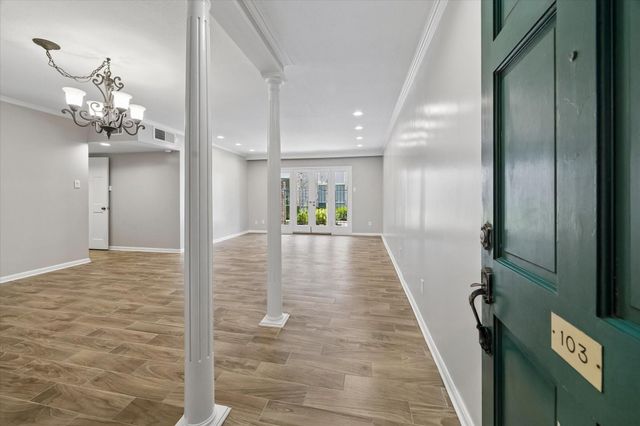 2230 S Piney Point Road 103, Houston, TX 77063