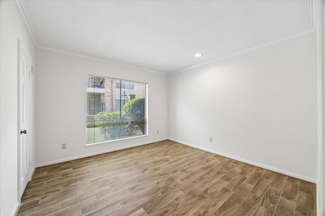 2230 S Piney Point Road 103, Houston, TX 77063