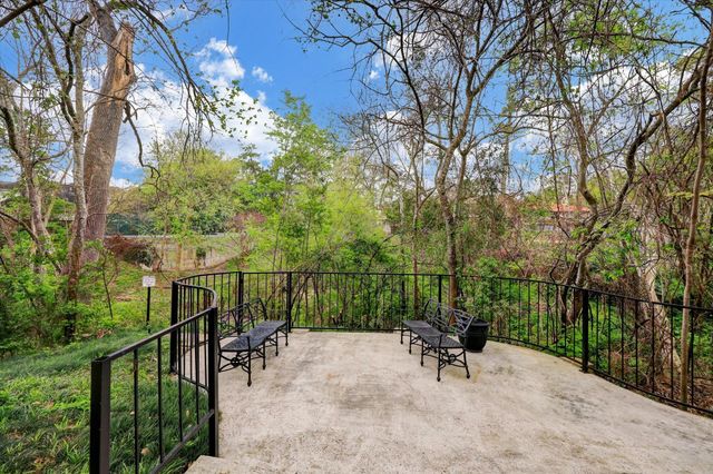 2230 S Piney Point Road 103, Houston, TX 77063