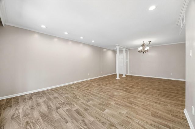 2230 S Piney Point Road 103, Houston, TX 77063