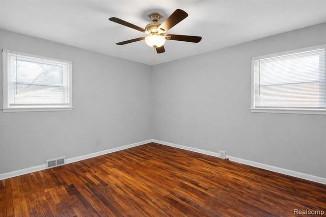 220 W Montana Street, Highland Park, MI 48203