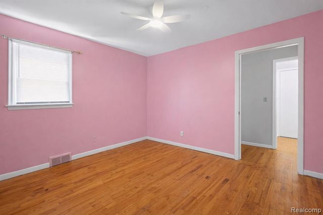 220 W Montana Street, Highland Park, MI 48203