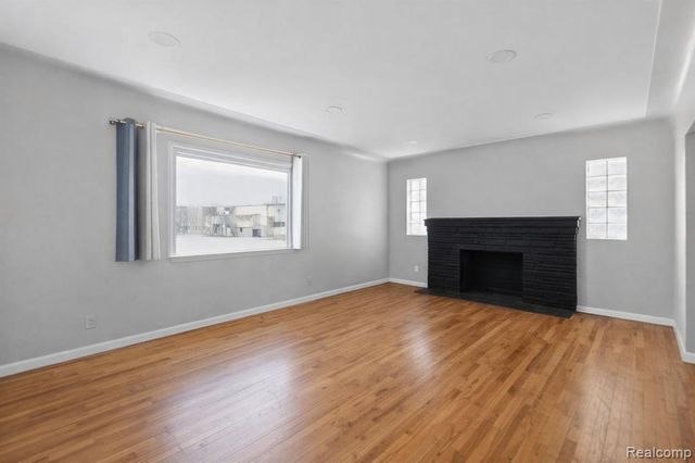 220 W Montana Street, Highland Park, MI 48203