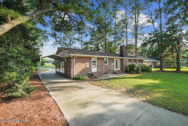 5419 Wayne Memorial Drive NE, Pikeville, NC 27863