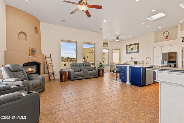 1220 Titania Court, Las Cruces, NM 88007