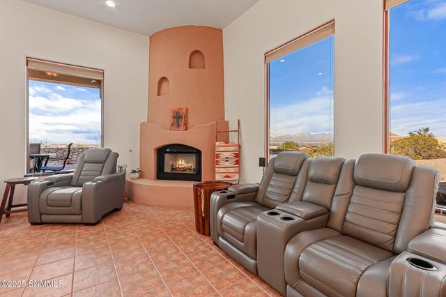 1220 Titania Court, Las Cruces, NM 88007