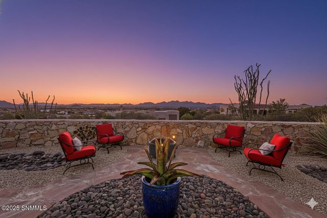 1220 Titania Court, Las Cruces, NM 88007