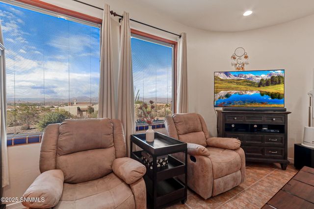 1220 Titania Court, Las Cruces, NM 88007