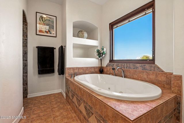1220 Titania Court, Las Cruces, NM 88007