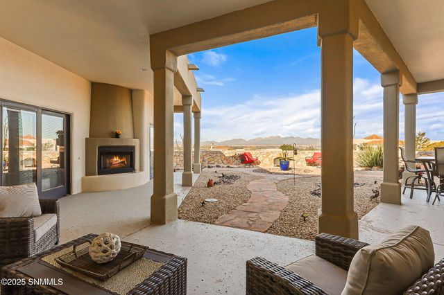 1220 Titania Court, Las Cruces, NM 88007