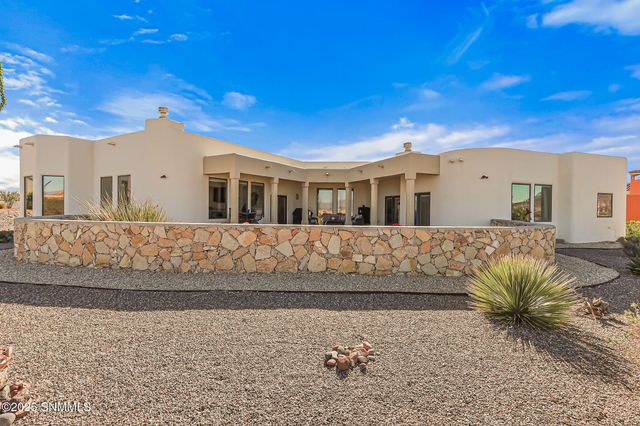 1220 Titania Court, Las Cruces, NM 88007