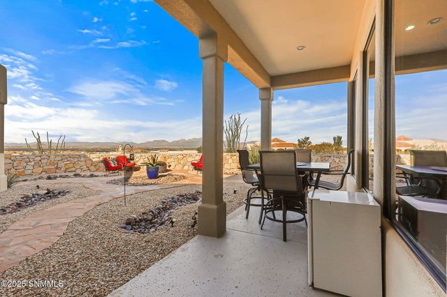 1220 Titania Court, Las Cruces, NM 88007