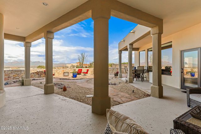 1220 Titania Court, Las Cruces, NM 88007