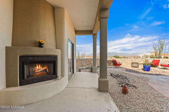 1220 Titania Court, Las Cruces, NM 88007