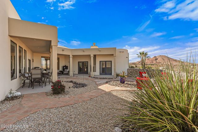 1220 Titania Court, Las Cruces, NM 88007