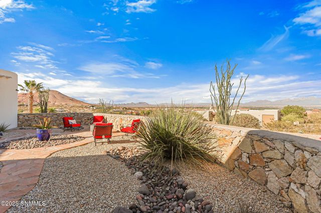 1220 Titania Court, Las Cruces, NM 88007