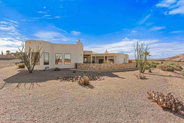 1220 Titania Court, Las Cruces, NM 88007
