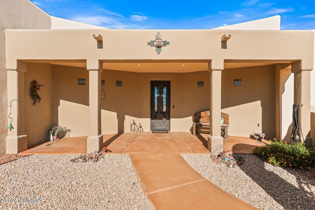 1220 Titania Court, Las Cruces, NM 88007