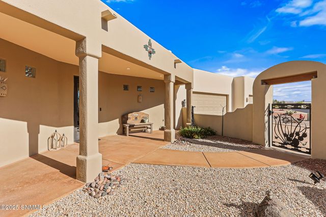 1220 Titania Court, Las Cruces, NM 88007