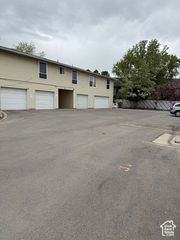 3049 S ORCHARD DR #B, Bountiful, UT 84010