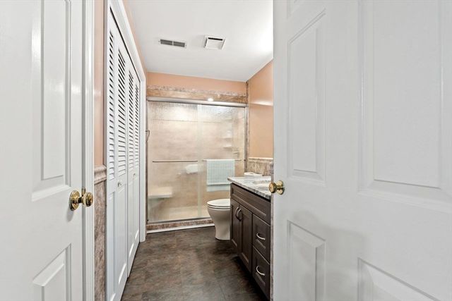 67 Randolph Dr 67, Tewksbury, MA 01876