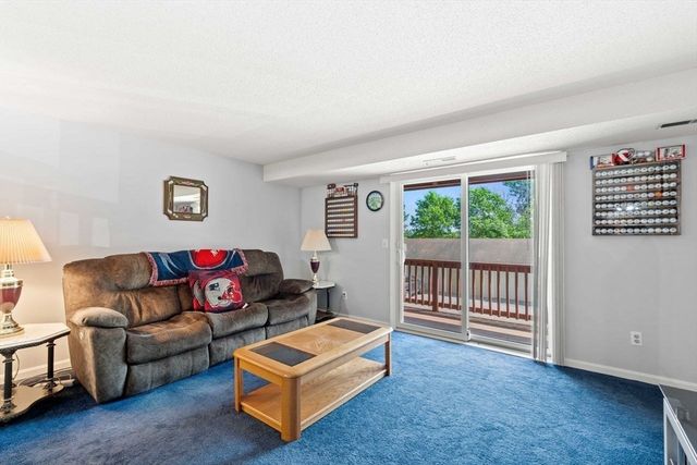 67 Randolph Dr 67, Tewksbury, MA 01876