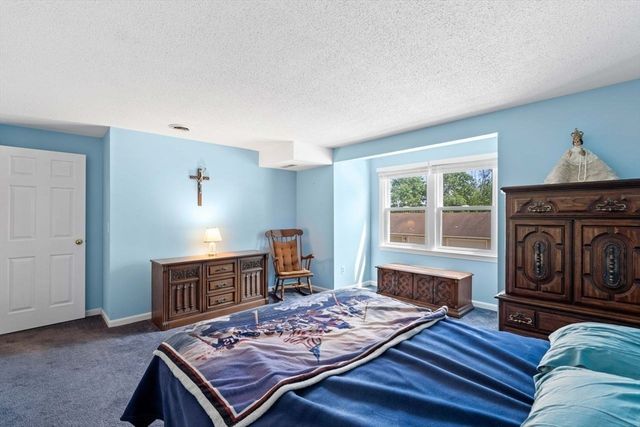 67 Randolph Dr 67, Tewksbury, MA 01876